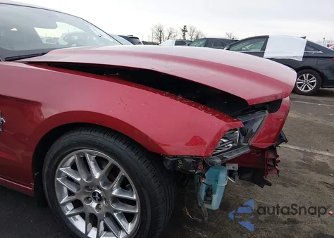 2013 Ford Mustang V6 Premium z USA, uszkodzony, nr VIN 1ZVBP8AM9D5258544